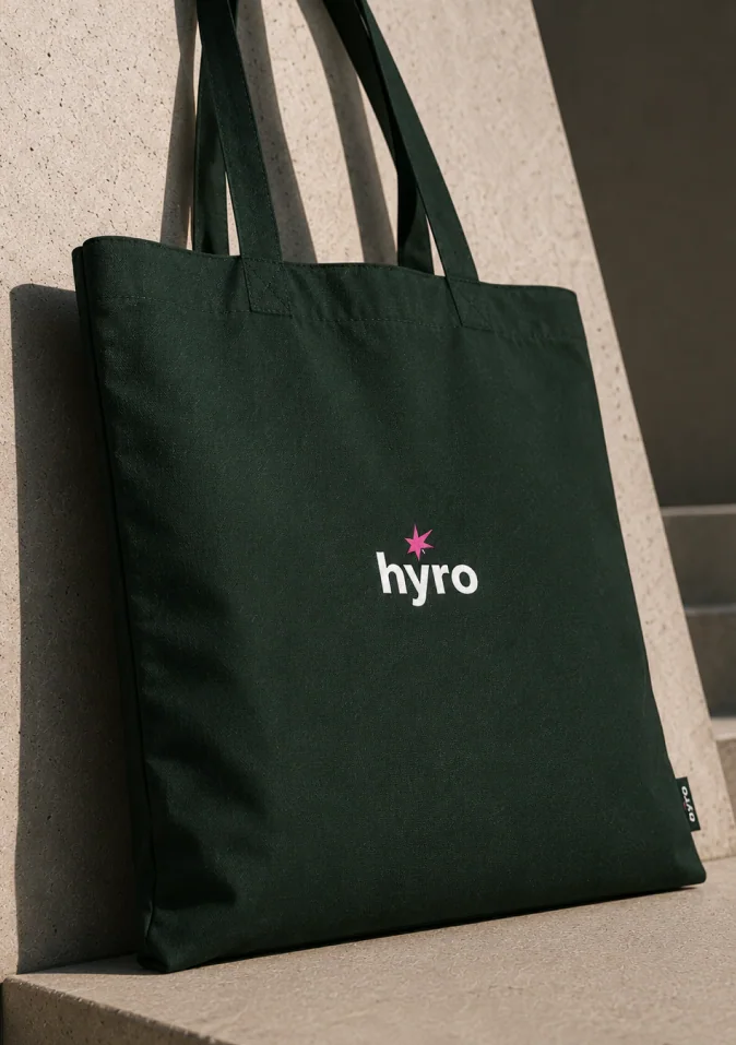 Hyro, merch (a)
